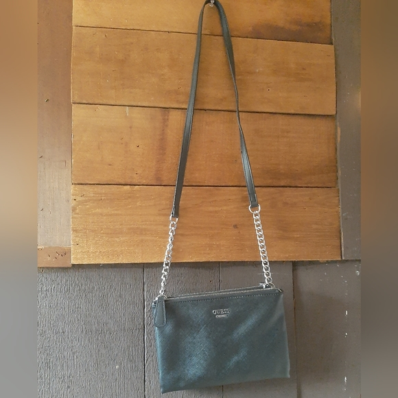 Guess purse - Picture 2 of 4